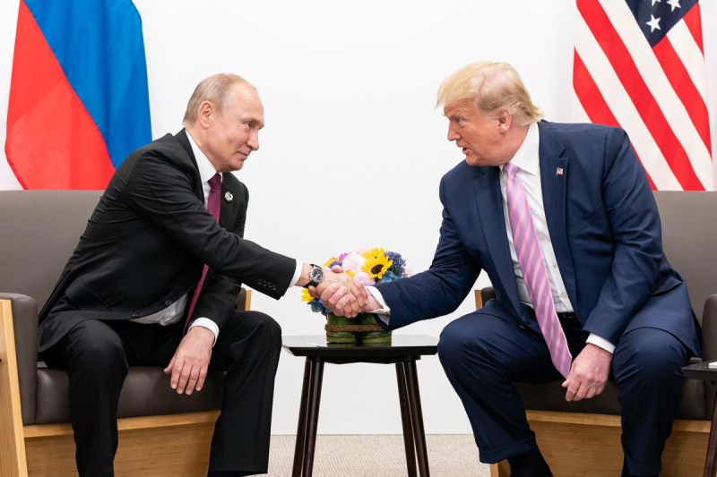 How would Russia win without any kind of a fight a territory the size of Luxembourg, according to the plan proposed by Trump to Ukraine