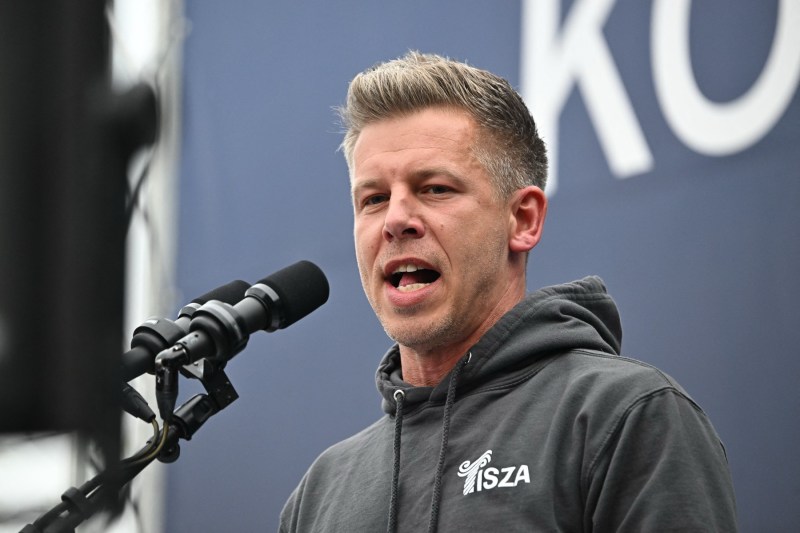 Peter Magyar. Photo: Attila KISBENEDEK / AFP / Profimedia