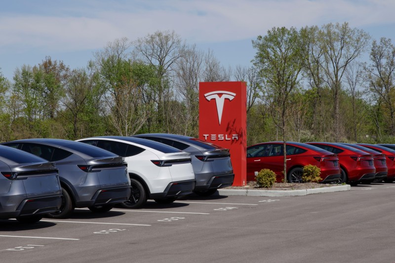 Tesla asks suppliers to avoid Chinese-made components for US-made cars