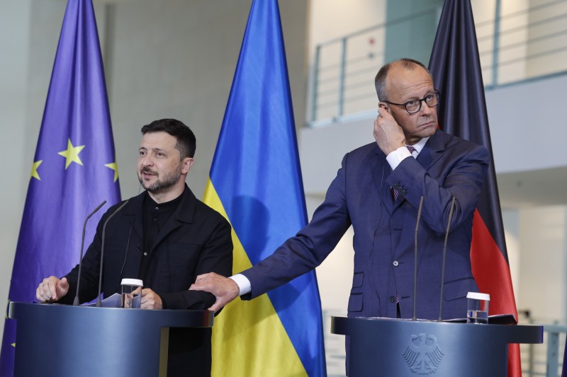 Chancellor Merz asks Zelenskiy not to let young people leave Ukraine: 