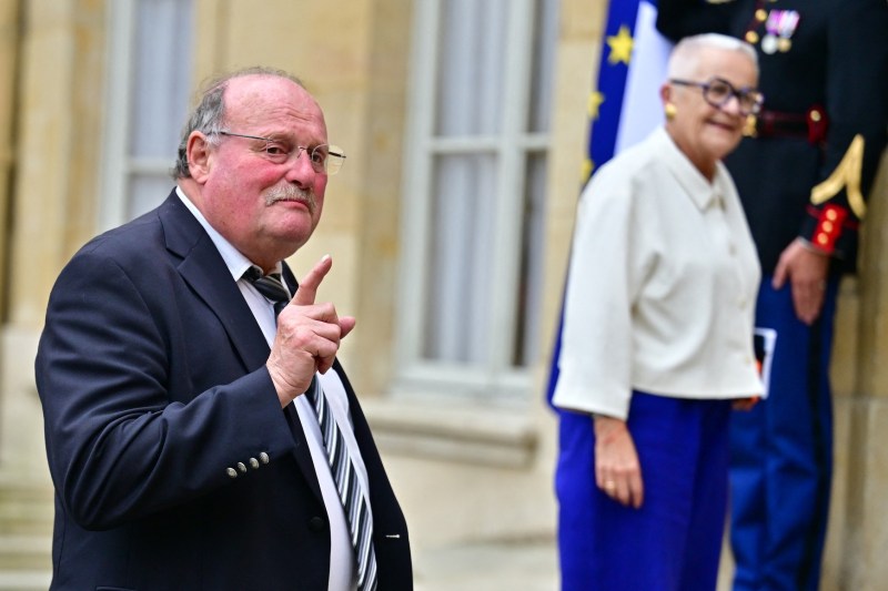 'I was a street man for 3 months': France's minister without degrees causes buzz and smiles