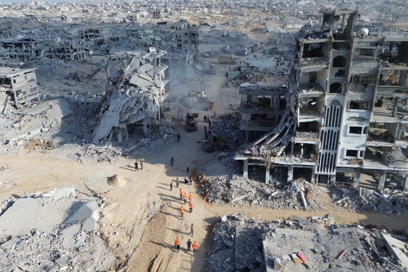 Hamas hands over bodies of three hostages, while accusing Israel of truce violations / Netanyahu: