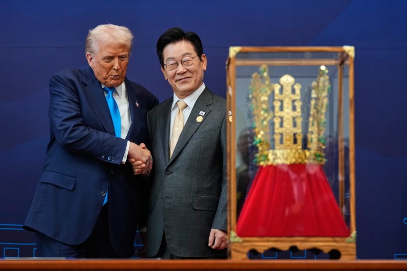 What gift South Korea's new president gave Xi Jinping, days after Trump received a gold crown