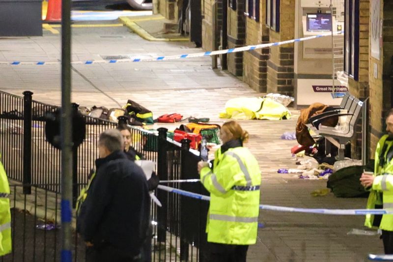 PHOTO The horror train from England. When he heard 'run, run, there's a guy stabbing everybody', witness thought it was a Halloween prank