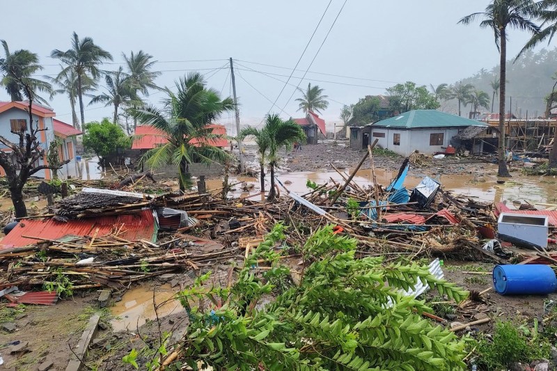 VIDEO Philippines, hit again by a tropical storm of proportions. More than a million people have already been evacuated from the path of Super Typhoon Fung-wong