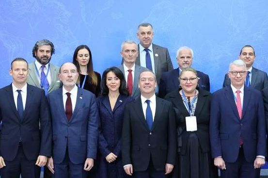 MEP Diana Şoșoacă, shoulder to shoulder with Dimitri Medvedev, who frequently threatened the European Union, NATO and Romania