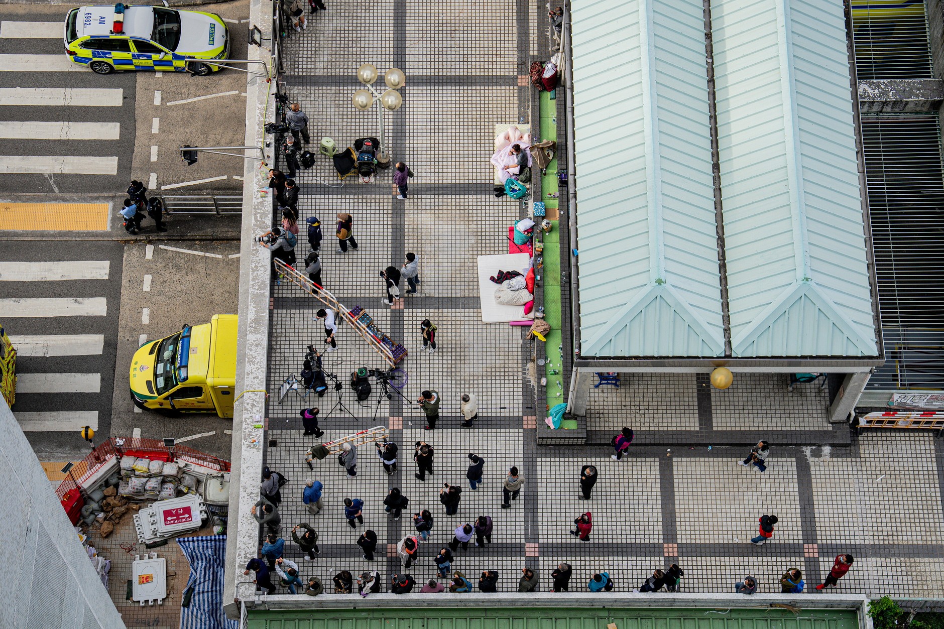 epa12551674 - CHINA HONG KONG FIRE (Major fire breaks out in Hong Kong, leaving at least 44 dead and 279 missing)
