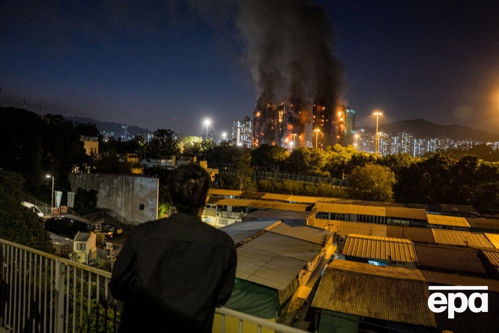 A large-scale fire has broken out in Hong Kong, skyscrapers are burning. There are dead. Photo 1
