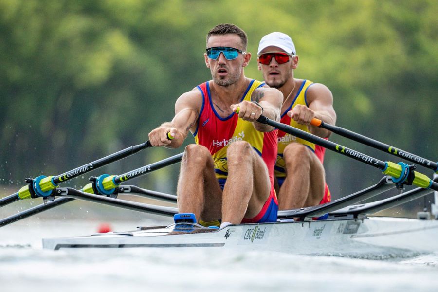 Olympic champions Andrei Cornea and Marian Enache welcome the end of the season in four pins: 