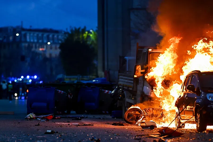 Chaos before the duel between Inter and Dan Şucu's team! Violent clashes, burnt cars