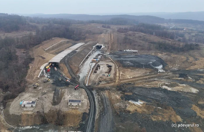 Highway with tunnels from the west, in the construction site. Photo Daniel Guță, THE TRUTH