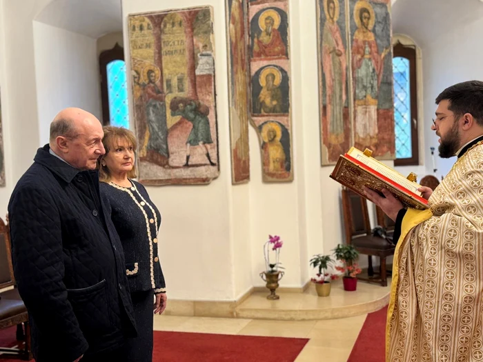 Maria and Traian Băsescu renewed their vows at the church. PHOTO: Facebook/Traian Băsescu