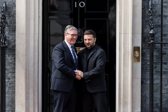 Starmer and Zelensky. PHOTO Profimedia