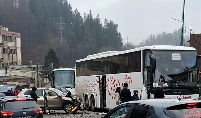 Coach involved in an accident in Sinaia PHOTO: ISU Prahova