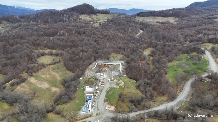 Poiana Tunnel. Portal. Photo: Daniel Guță. TRUTH