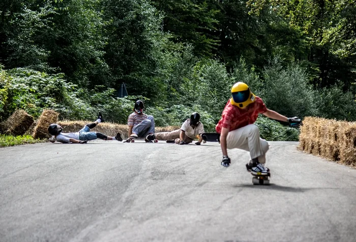 Longboard competition in Pasul Vâlcan. Photo: devastationlongboardcrew