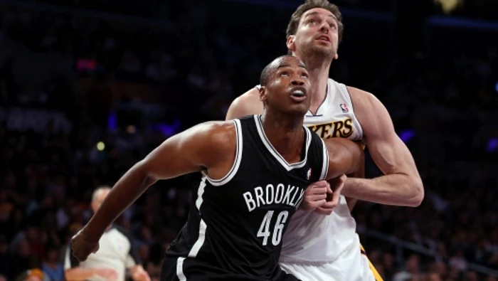 Jason Collins fought under the panel against the Spaniard Pau Gasol