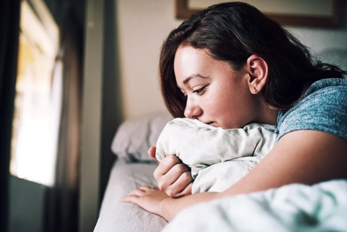 woman, insomnia