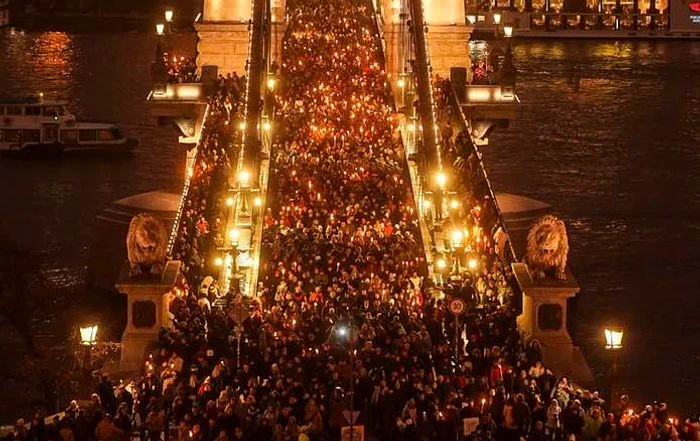 Thousands of people in the streets in Budapest PHOTO: Peter Magyar
