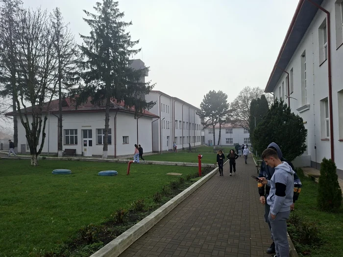 Image from the high school campus PHOTO Cosmin Zamfirache