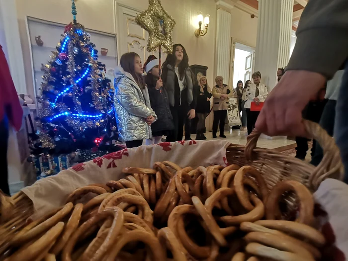 The carol with the Star is beginning to be foreign to the children PHOTO: A. Mitran