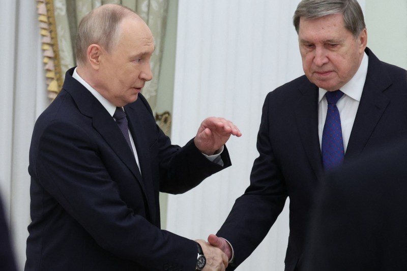 Kremlin signal on peace talks: 