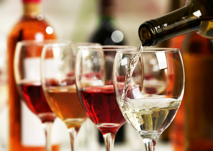Pahar pahare vin alcool FOTO Shutterstock
