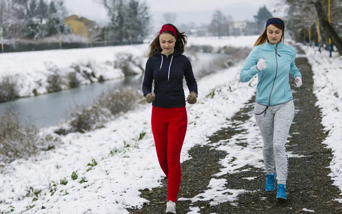 Brisk walking is considered a beneficial exercise for the body. Photo: Freepik.com