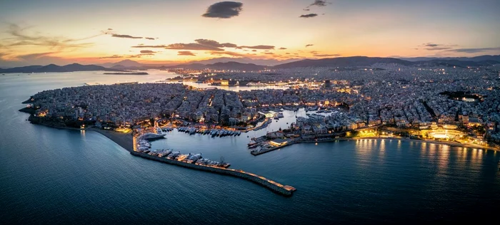 Port of Piraeus/PHOTO: shutterstock