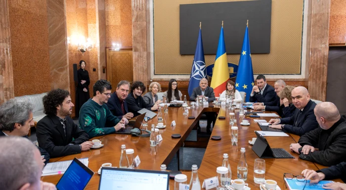 Prime Minister Bolojan met with artists' representatives in December PHOTO: Gov.ro