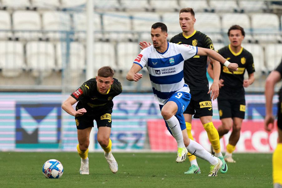 Andre Duarte, in blue and white, comes to strengthen FCSB's defense, photo: Imago Images Andre Duarte will have a huge salary at FCSB