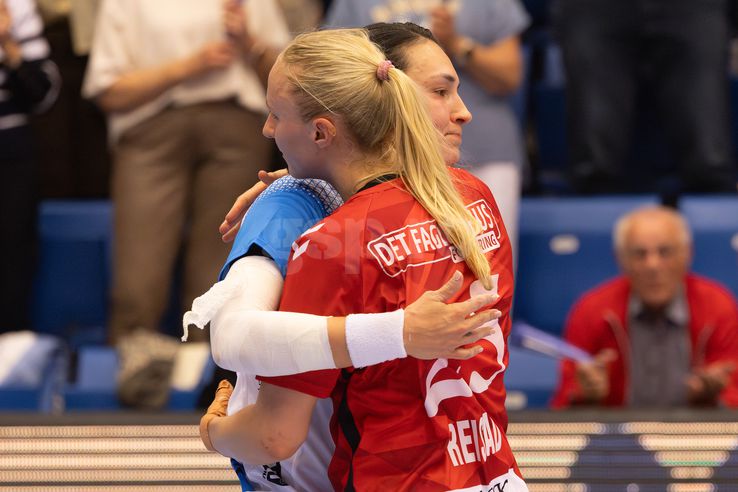 Cristina Neagu, in the match Esbjerg - CSM Bucharest 26-22 PHOTO: Ionuț Iordache (GSP)