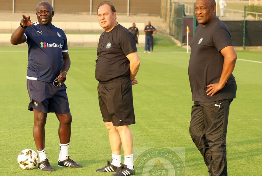 Mario Marinică, in the center // photo: Facebook @ Zimbabwe Football Association Close to the biggest surprise since the African Cup » The Romanian coach was