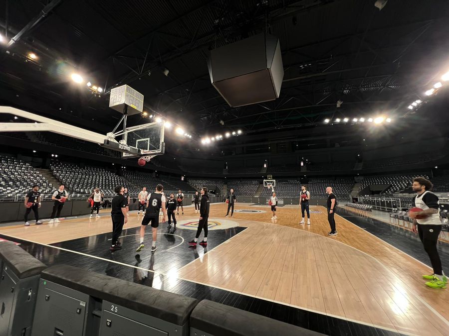 U-BT Cluj-Napoca, training before the match with Neptunas Klaipeda/Photo: David Istrate (GSP.ro) U-BT Cluj-Napoca – Neptunas Klaipeda, a very important duel in the EuroCup » There are 5 more home matches for the black and whites