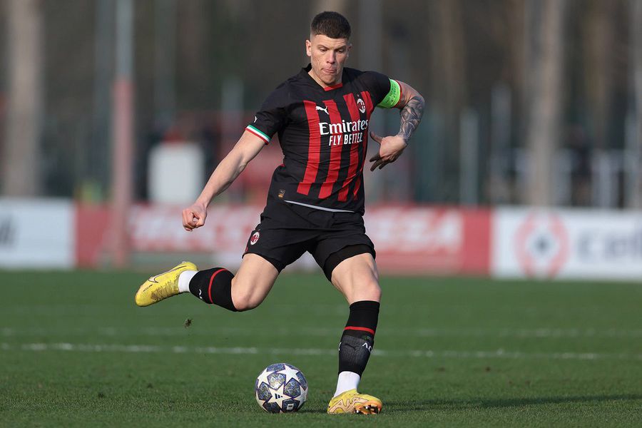 The first hit of the mercato? » Craiova University is negotiating the transfer of the defender under contract with AC Milan