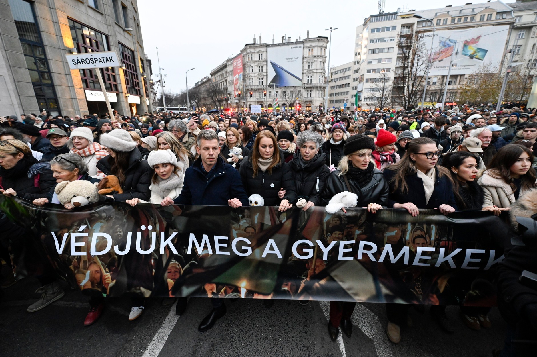 epa12590336 - HUNGARY PROTEST (Hungarian opposition Tisza Party's demonstration to support abused children)