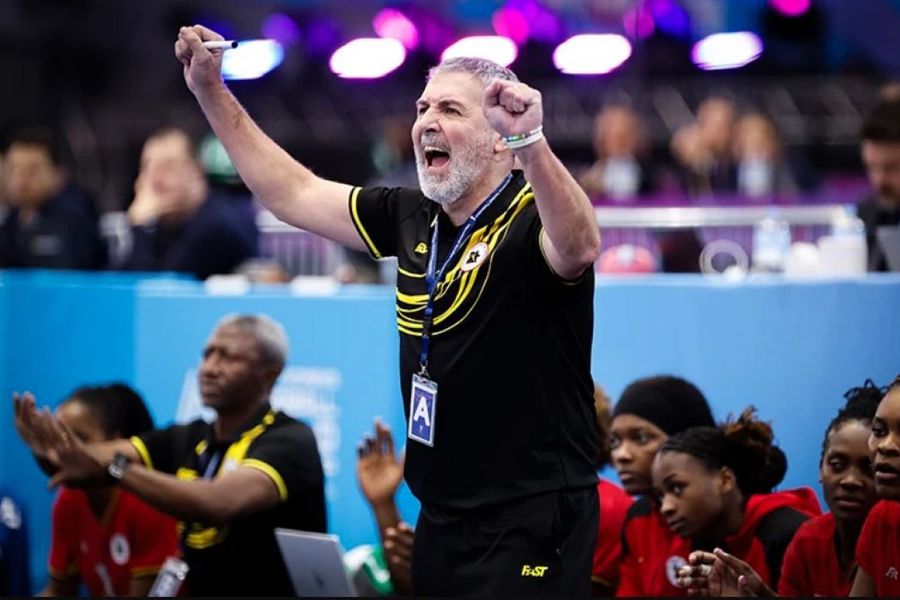 The coach of Angola and Gloria Bistrita praises his players: 