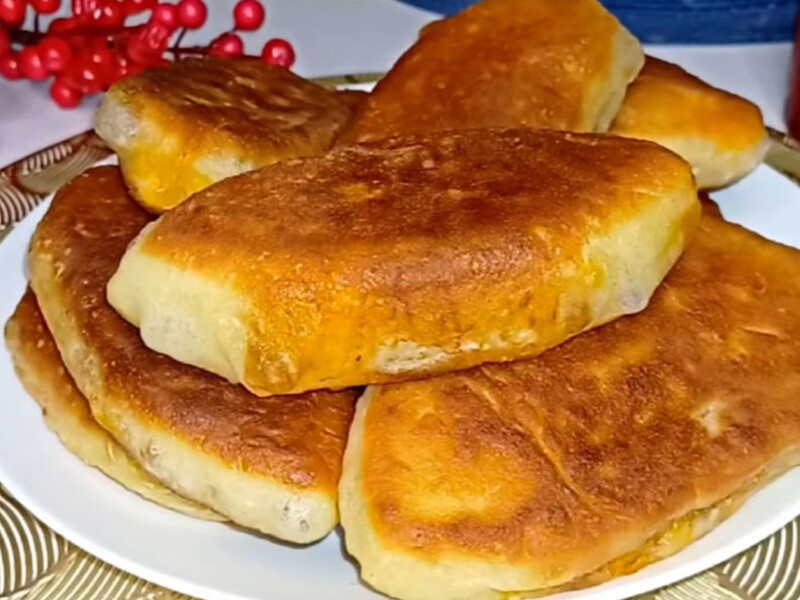 Juicy filling and fluffy dough – these divine pies are very easy to prepare. The best recipe