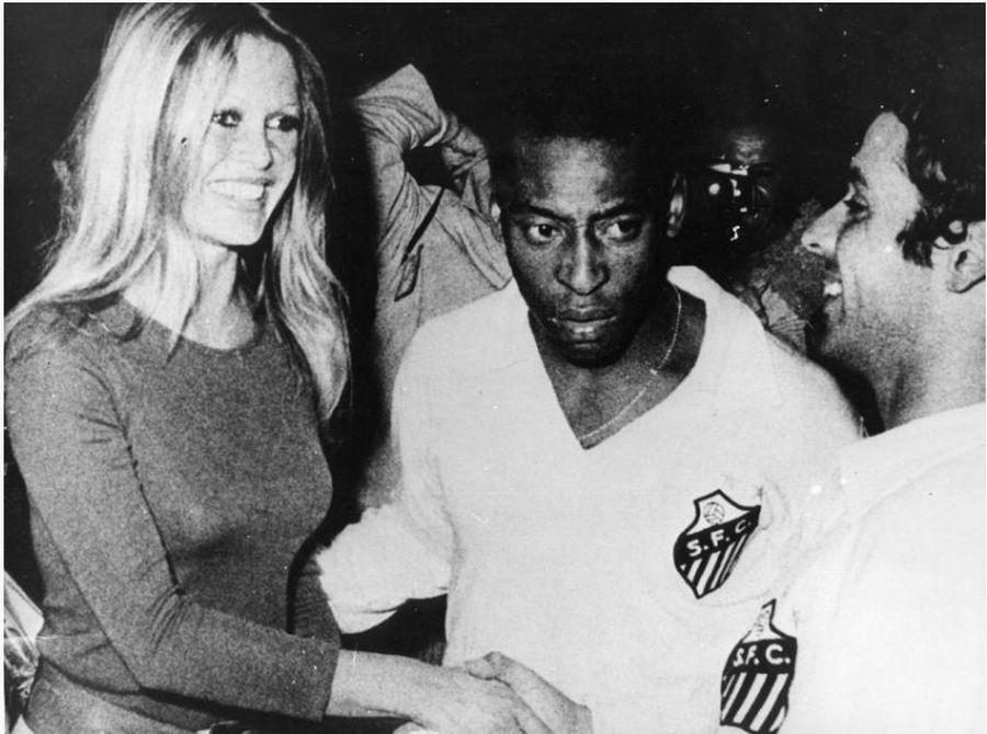Legendary actress Brigitte Bardot and sport: kicked off a match in which Pele played, skied, criticized the organization of the Olympic Games in Paris