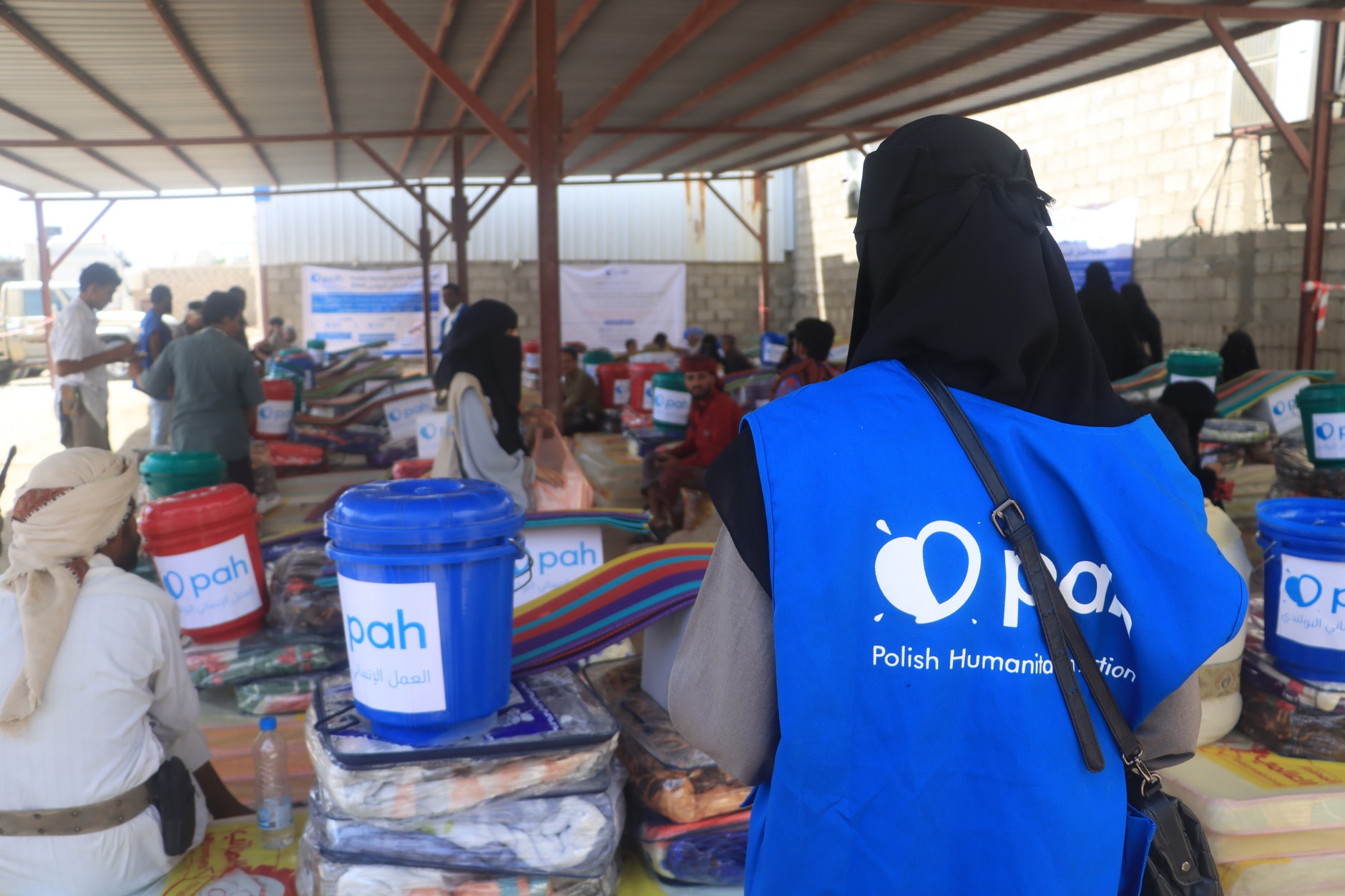 Employees of the Polish Humanitarian Action providing aid to the inhabitants of Yemen