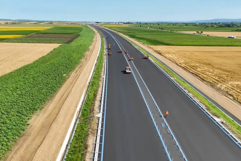 The new section of Autostrada Moldovei, temporarily closed in one direction only a few hours after being put into use