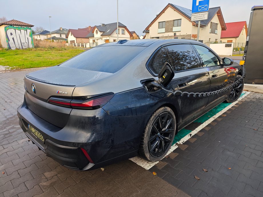 The limousine did not always fit in the charging spaces