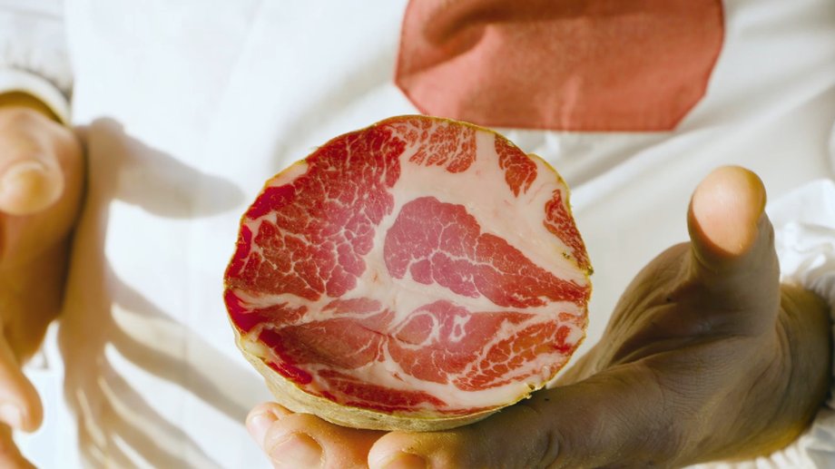 This Italian cold meat is conquering the world. Its taste begins in the oak forest