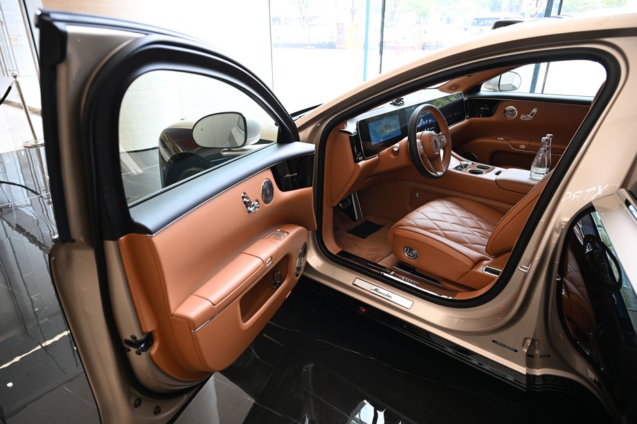 Maextro S800 interior