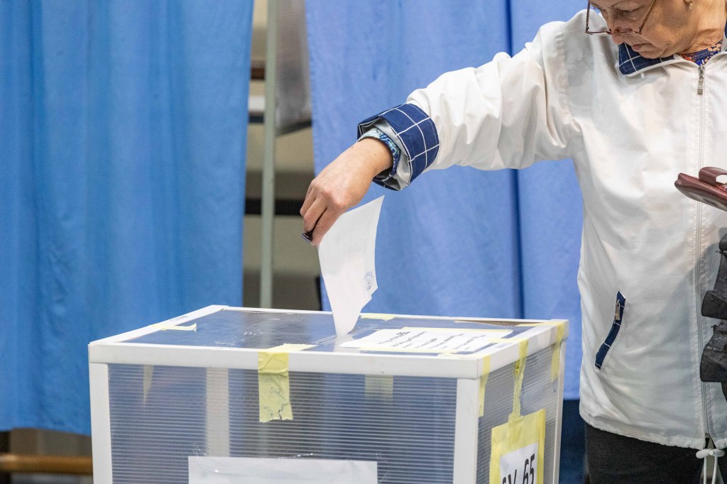 Voting station for the second round of the presidential elections, Sunday, May 18, 2025, Timișoara. Inquam Photos / Virgil Simonescu