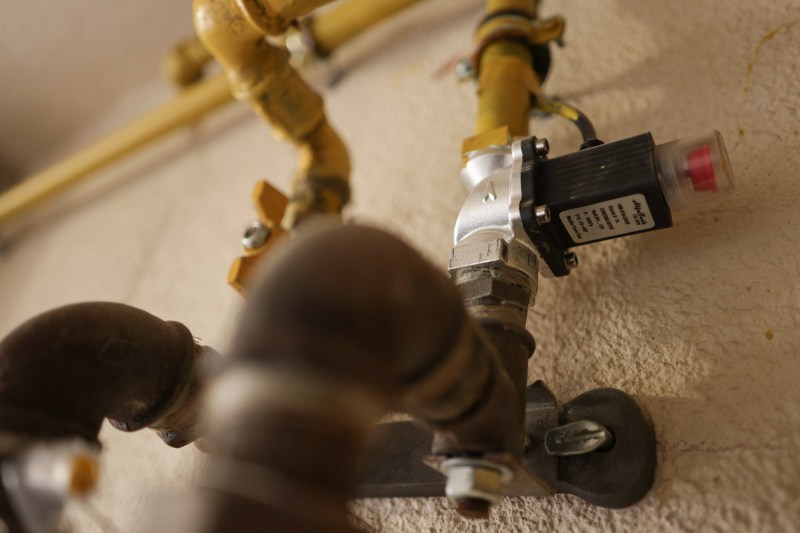Sensor actuated gas line valve. Inquam Photos / Octav Ganea