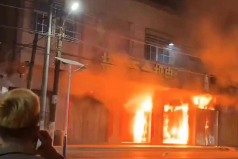 VIDEO Fire in the city of Shantou in China, at least 12 people died