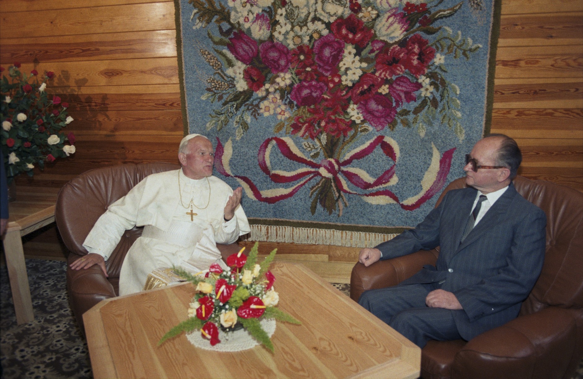 Pope John Paul II and General Wojciech Jaruzelski. Warsaw, June 14, 1987