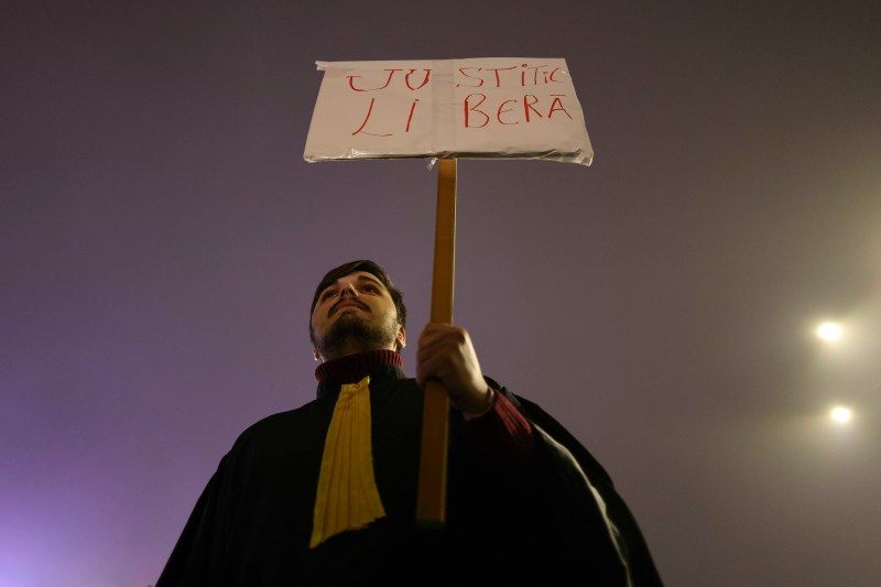 Romanian justice, of them, of smart girls and boys