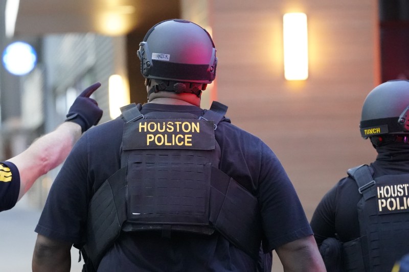 How a Texan saved his 15-year-old daughter after she was kidnapped from the street. Only then did the police intervene